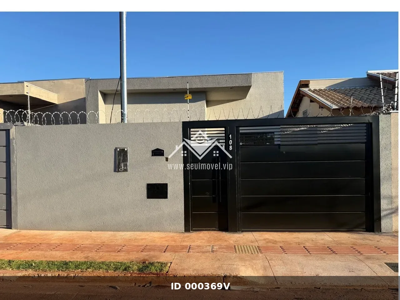 Casa com 2 quartos próx. a Escola Municipal Passarelli no Aero Rancho